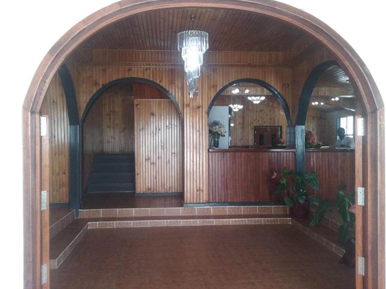 Mcroyal Hotel Mount Hagen Exterior photo