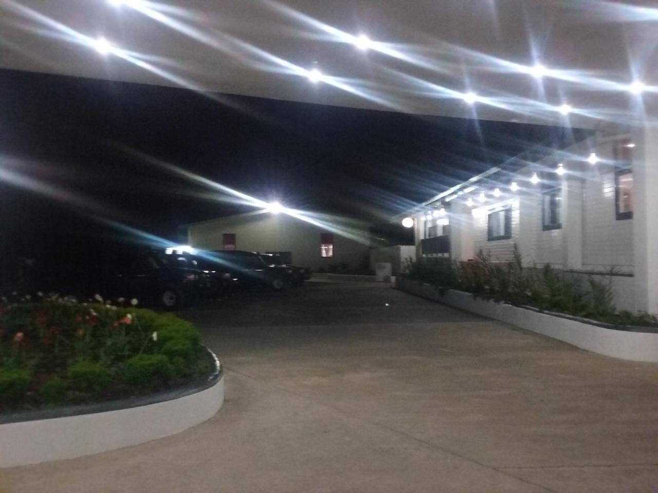 Mcroyal Hotel Mount Hagen Exterior photo